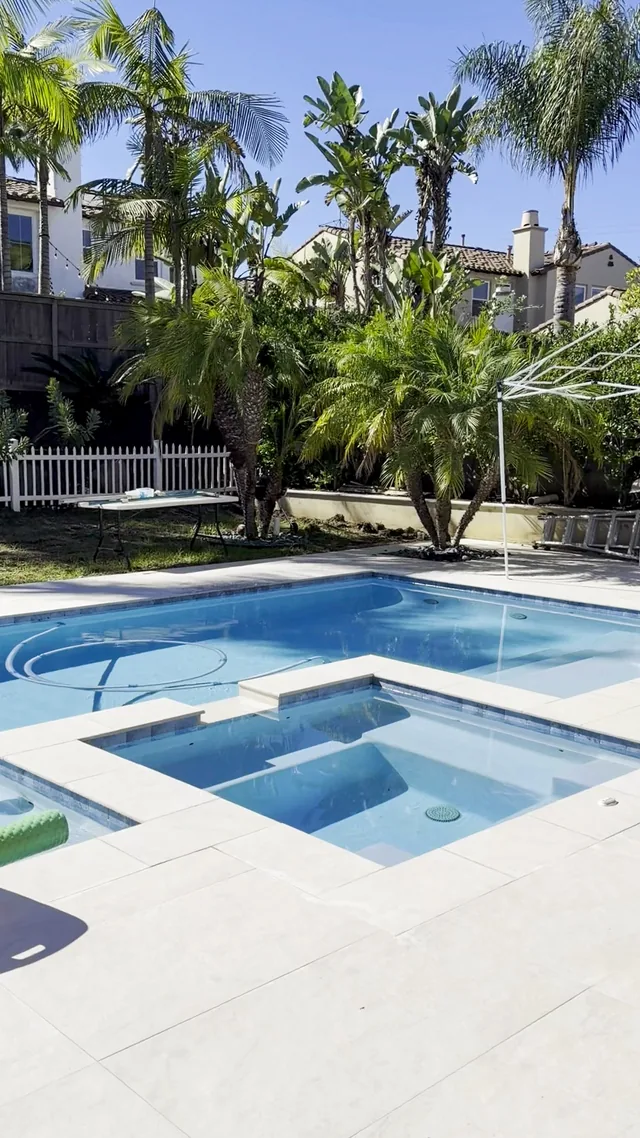 The finished pool with the spa set at pool height